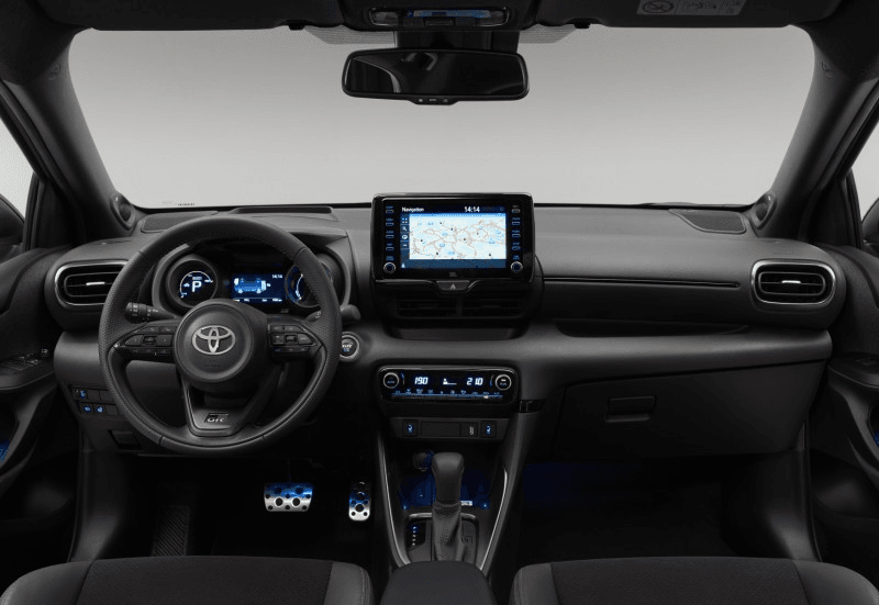 Interior salpicadero Toyota GR Yaris 2024 | EUROPADIARIO.COM
