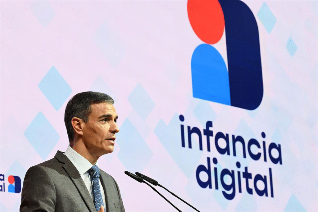 Pedro Sánchez presenta la Ley de Protección de los Menores en el Entorno Digital para combatir el acoso, los deepfakes y mejorar la salud mental juvenil en España.